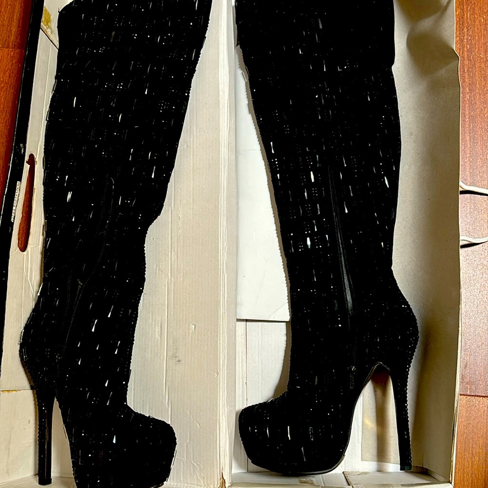 High heel boots
